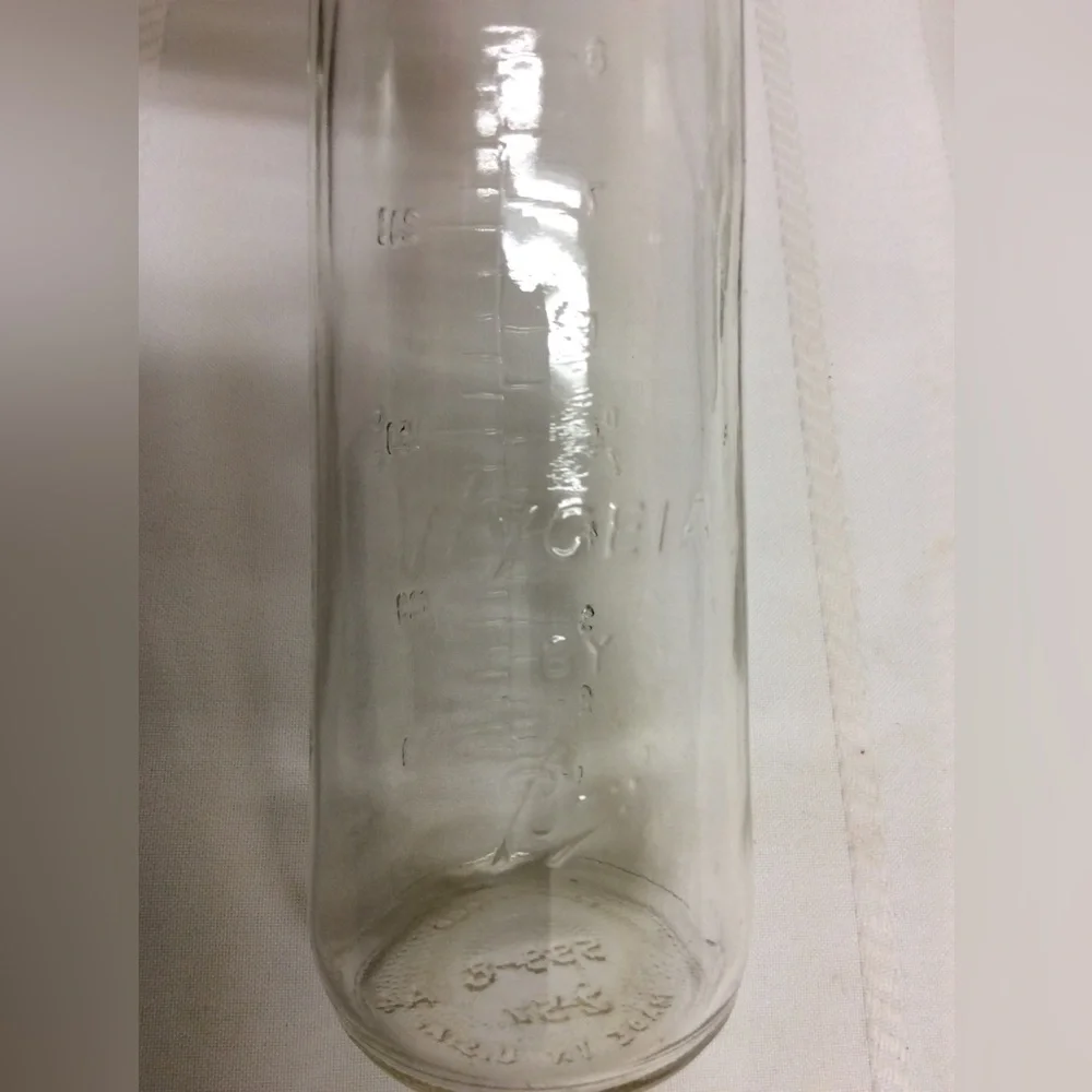 Vintage Baby Bottles Glass (1) Hygeia by Ball 8 oz and (2) Evenflo 4 oz no Tops - Picture 8 of 10